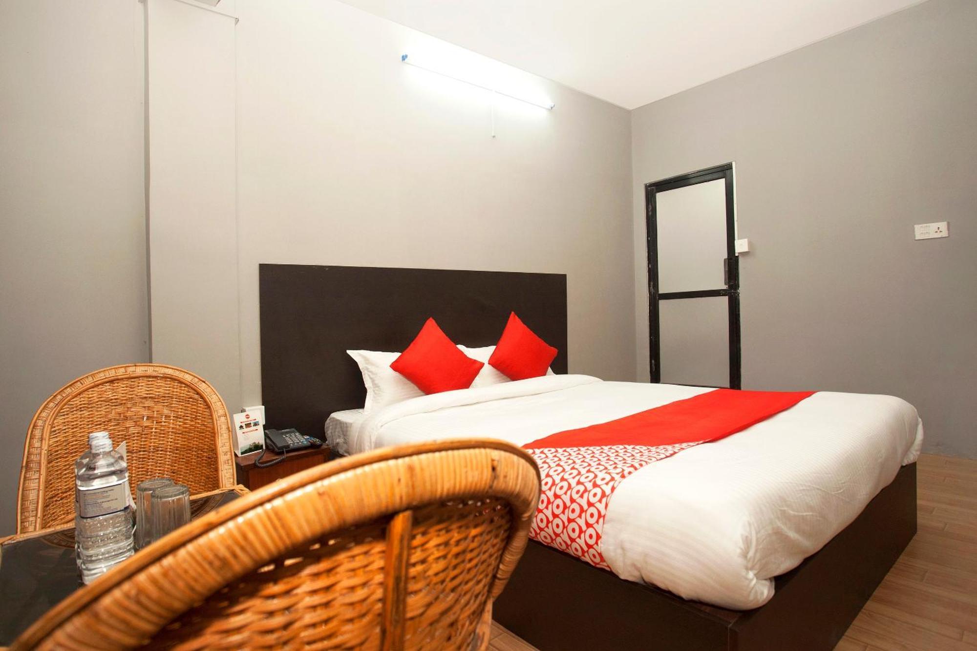 Oyo 587 Hotel Tradition Inn Kathmandu Buitenkant foto