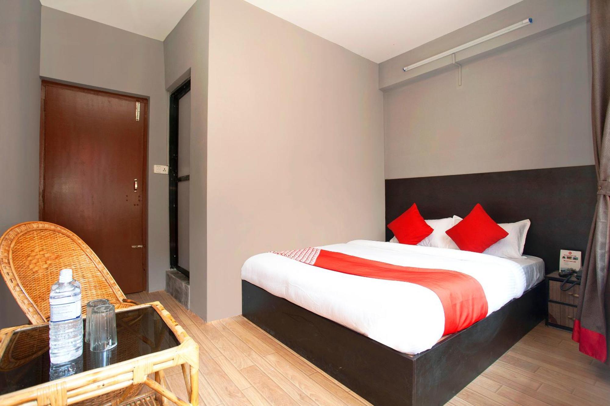 Oyo 587 Hotel Tradition Inn Kathmandu Buitenkant foto